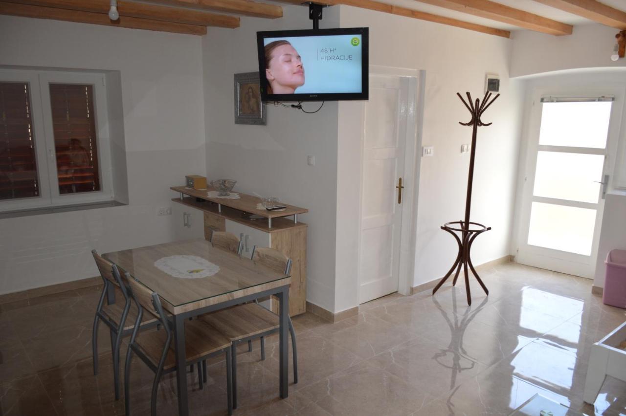 Studio Apartman Kata Prvic Sepurine Zewnętrze zdjęcie